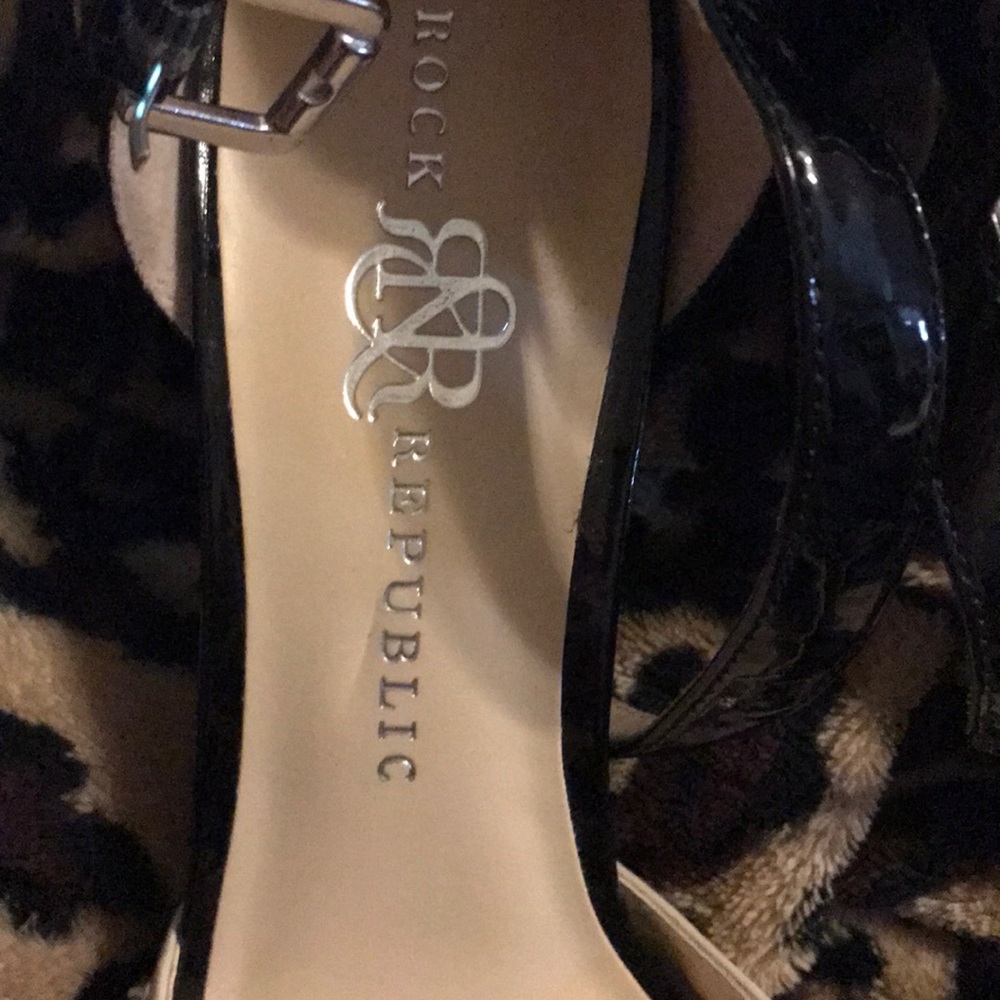 Shoes - Picture 3 of 5